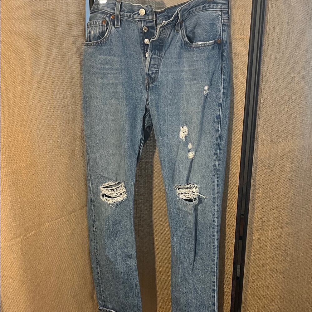 Levi's Women's Blue Distressed Straight Leg Jeans